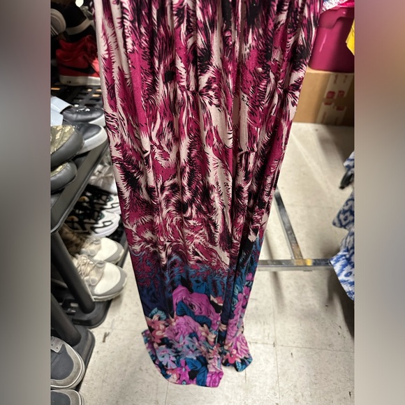 Ladies Dress - Picture 7 of 8